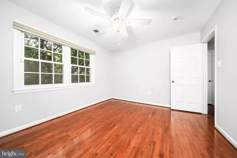 Bedroom - 7308 Aynsley Ln, Mclean, VA 22102 photo 9 of 10
