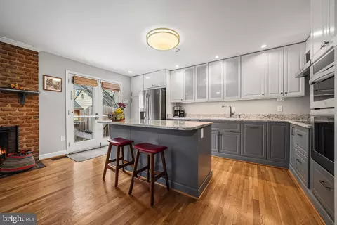 Kitchen - 7308 Aynsley Ln, Mclean, VA 22102 photo 2 of 6