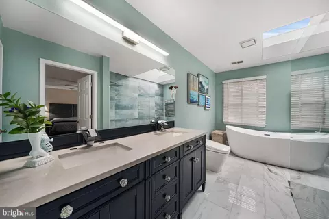 Bath - 7308 Aynsley Ln, Mclean, VA 22102 photo 2 of 11
