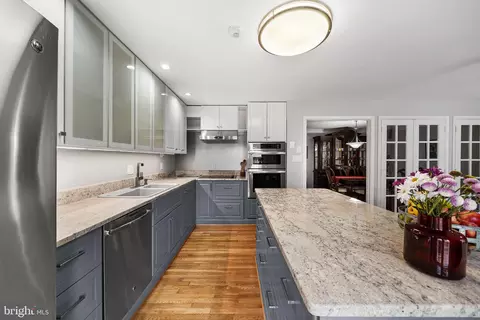 Kitchen - 7308 Aynsley Ln, Mclean, VA 22102 photo 4 of 6