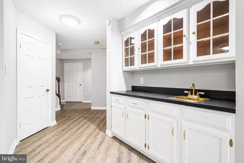Entry Way - 7308 Aynsley Ln, Mclean, VA 22102 photo 3 of 3