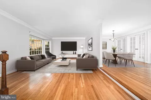 Living - 7308 Aynsley Ln, Mclean, VA 22102 photo 4 of 15