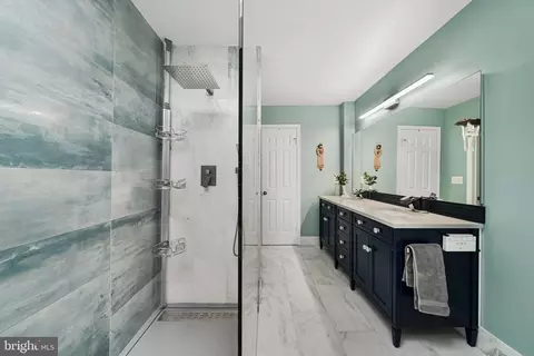 Bath - 7308 Aynsley Ln, Mclean, VA 22102 photo 4 of 11