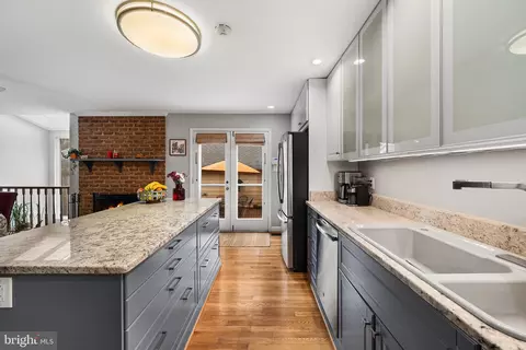 Kitchen - 7308 Aynsley Ln, Mclean, VA 22102 photo 6 of 6
