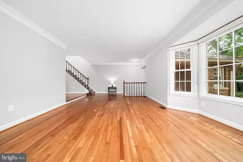 Living - 7308 Aynsley Ln, Mclean, VA 22102 photo 8 of 15