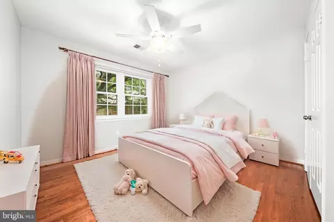 Bedroom - 7308 Aynsley Ln, Mclean, VA 22102 photo 4 of 10
