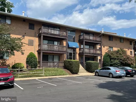 7600 Savannah St #102, Falls Church, VA 22043