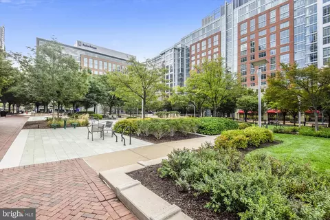 Exterior - 2256 Gunsmith Sq, Reston, VA 20191 photo 13 of 25