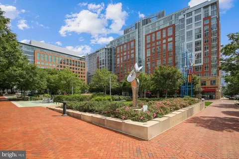 Exterior - 2256 Gunsmith Sq, Reston, VA 20191 photo 19 of 25