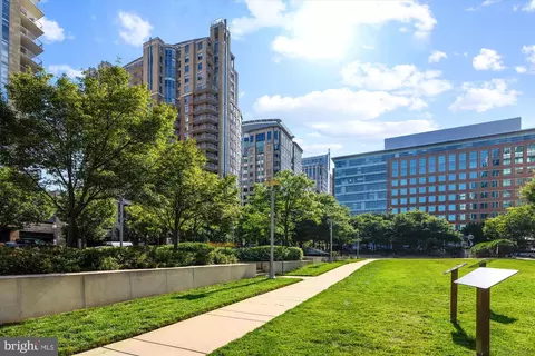 Exterior - 2256 Gunsmith Sq, Reston, VA 20191 photo 8 of 25