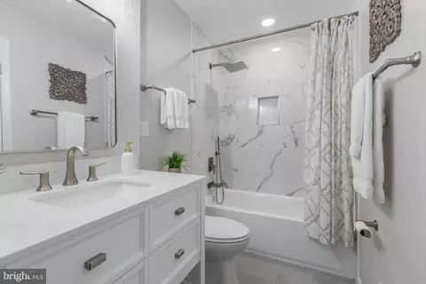 Bath - 2256 Gunsmith Sq, Reston, VA 20191 photo 1 of 1