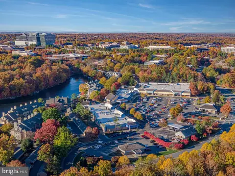 View/Area - 2256 Gunsmith Sq, Reston, VA 20191 photo 4 of 7