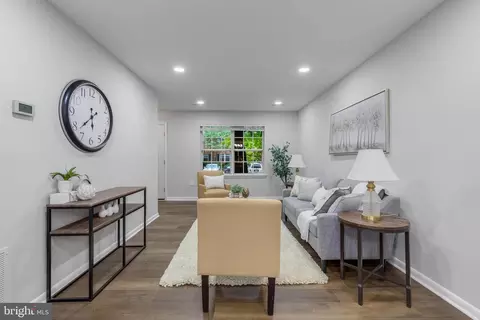 Living - 2256 Gunsmith Sq, Reston, VA 20191 photo 1 of 3