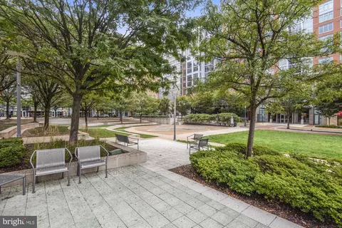 Exterior - 2256 Gunsmith Sq, Reston, VA 20191 photo 14 of 25