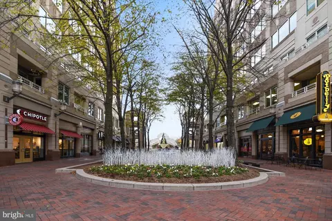 Exterior - 2256 Gunsmith Sq, Reston, VA 20191 photo 17 of 25