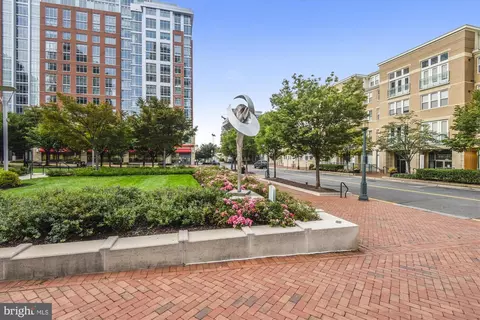 Exterior - 2256 Gunsmith Sq, Reston, VA 20191 photo 12 of 25
