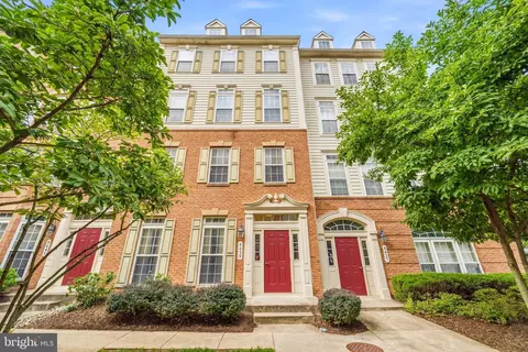 5639 Harrington Falls Ln #G, Alexandria, VA 22312