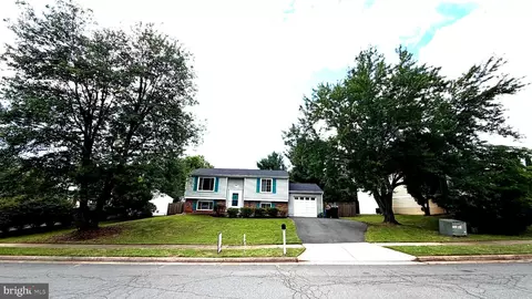 Exterior - 3012 Summershade Ct, Herndon, VA 20171 photo 2 of 11