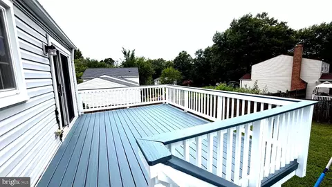 Exterior - 3012 Summershade Ct, Herndon, VA 20171 photo 7 of 11