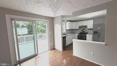 Entry Way - 3012 Summershade Ct, Herndon, VA 20171 photo 5 of 5