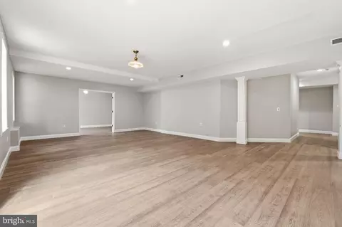 Living - 7608 Mcweadon Ln, Springfield, VA 22150 photo 14 of 15