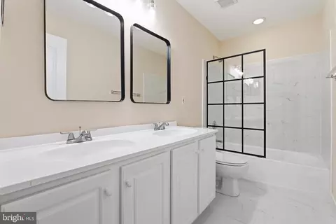 Bath - 7608 Mcweadon Ln, Springfield, VA 22150 photo 5 of 6