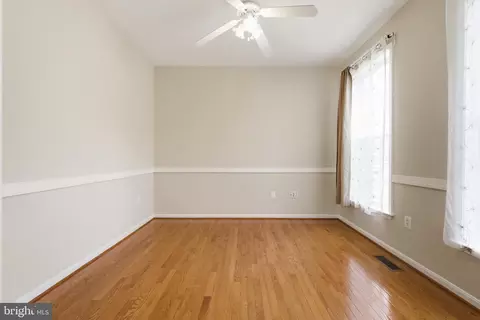 Living - 7608 Mcweadon Ln, Springfield, VA 22150 photo 9 of 15