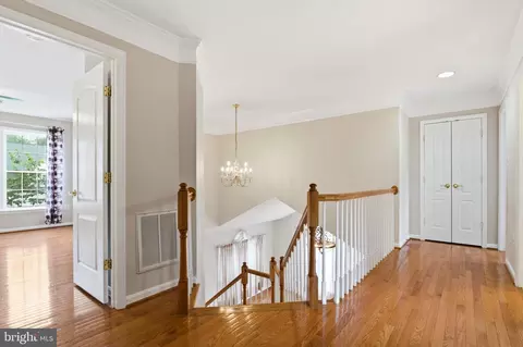 Entry Way - 7608 Mcweadon Ln, Springfield, VA 22150 photo 5 of 10