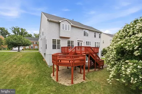 Exterior - 7608 Mcweadon Ln, Springfield, VA 22150 photo 7 of 10