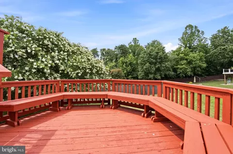 Exterior - 7608 Mcweadon Ln, Springfield, VA 22150 photo 3 of 10