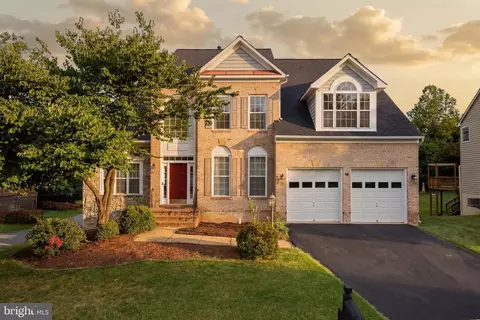 Exterior - 7608 Mcweadon Ln, Springfield, VA 22150 photo 2 of 10