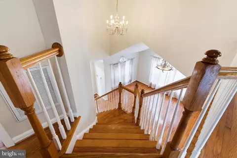 Entry Way - 7608 Mcweadon Ln, Springfield, VA 22150 photo 6 of 10