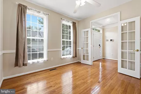 Entry Way - 7608 Mcweadon Ln, Springfield, VA 22150 photo 1 of 10