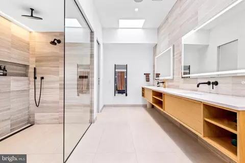 Bath - 7216 Davis Ct, Mclean, VA 22101 photo 1 of 3