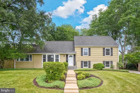 8524 Doter Dr, Alexandria, VA 22308