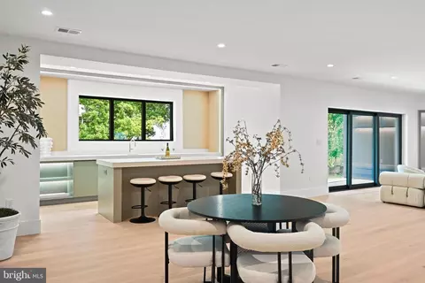 Dining - 1451 Cola Dr, Mclean, VA 22101 photo 5 of 5