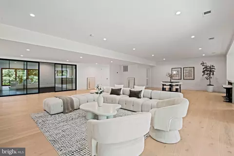 Living - 1451 Cola Dr, Mclean, VA 22101 photo 9 of 9