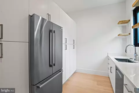 Kitchen - 1451 Cola Dr, Mclean, VA 22101 photo 12 of 13