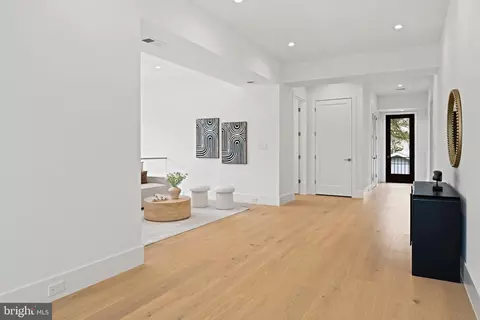 Entry Way - 1451 Cola Dr, Mclean, VA 22101 photo 10 of 10