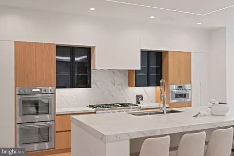 Kitchen - 1451 Cola Dr, Mclean, VA 22101 photo 5 of 13