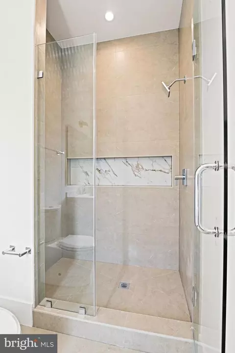 Bath - 1451 Cola Dr, Mclean, VA 22101 photo 16 of 16