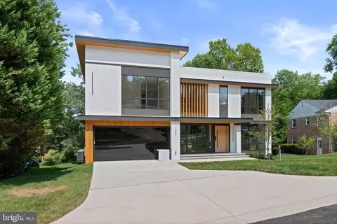 Exterior - 1451 Cola Dr, Mclean, VA 22101 photo 14 of 15
