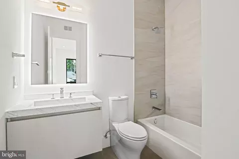 Bath - 1451 Cola Dr, Mclean, VA 22101 photo 11 of 16