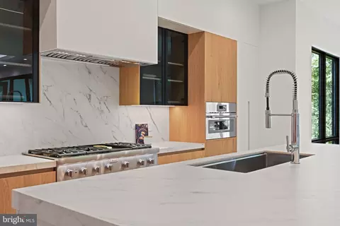 Kitchen - 1451 Cola Dr, Mclean, VA 22101 photo 6 of 13