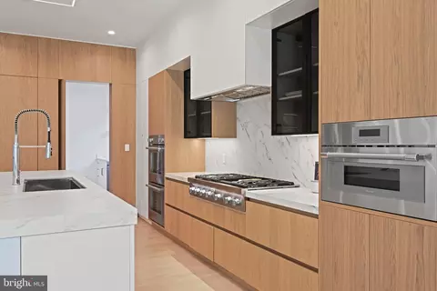Kitchen - 1451 Cola Dr, Mclean, VA 22101 photo 9 of 13
