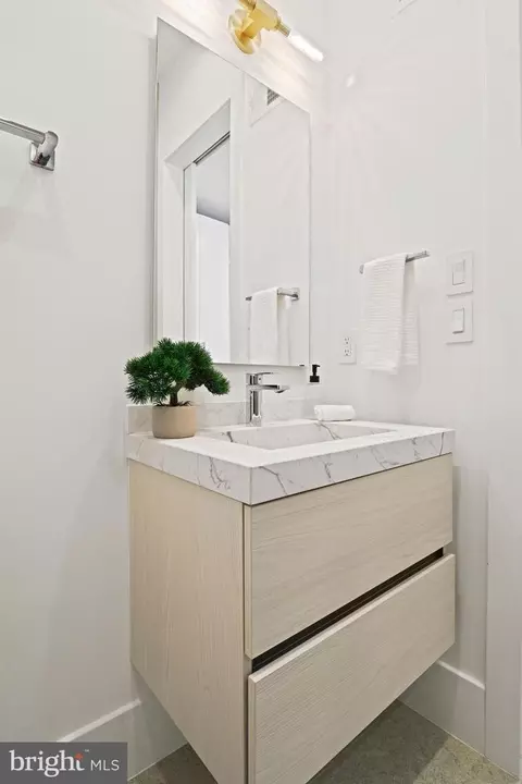 Bath - 1451 Cola Dr, Mclean, VA 22101 photo 12 of 16