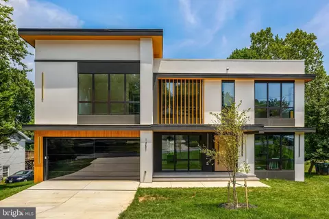 Exterior - 1451 Cola Dr, Mclean, VA 22101 photo 13 of 15