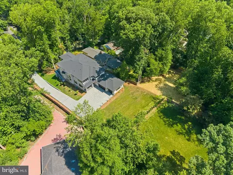View/Area - 1843 Rhode Island Ave, Mclean, VA 22101 photo 2 of 3