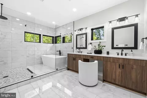 Bath - 1843 Rhode Island Ave, Mclean, VA 22101 photo 1 of 7