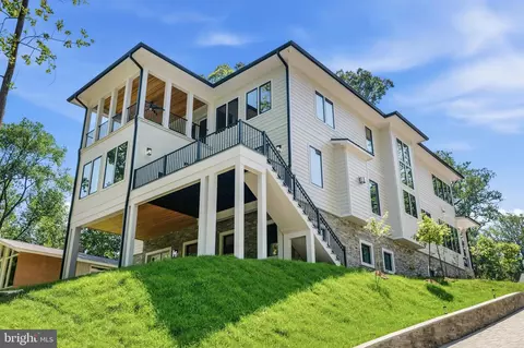 Exterior - 1843 Rhode Island Ave, Mclean, VA 22101 photo 11 of 21